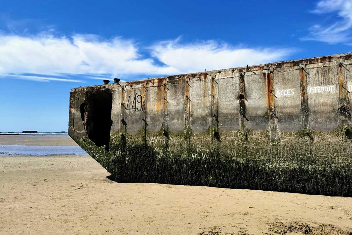 Les Pieds Dans L'Eau - Acces Direct A La Plage Bernieres-sur-Mer Luaran gambar