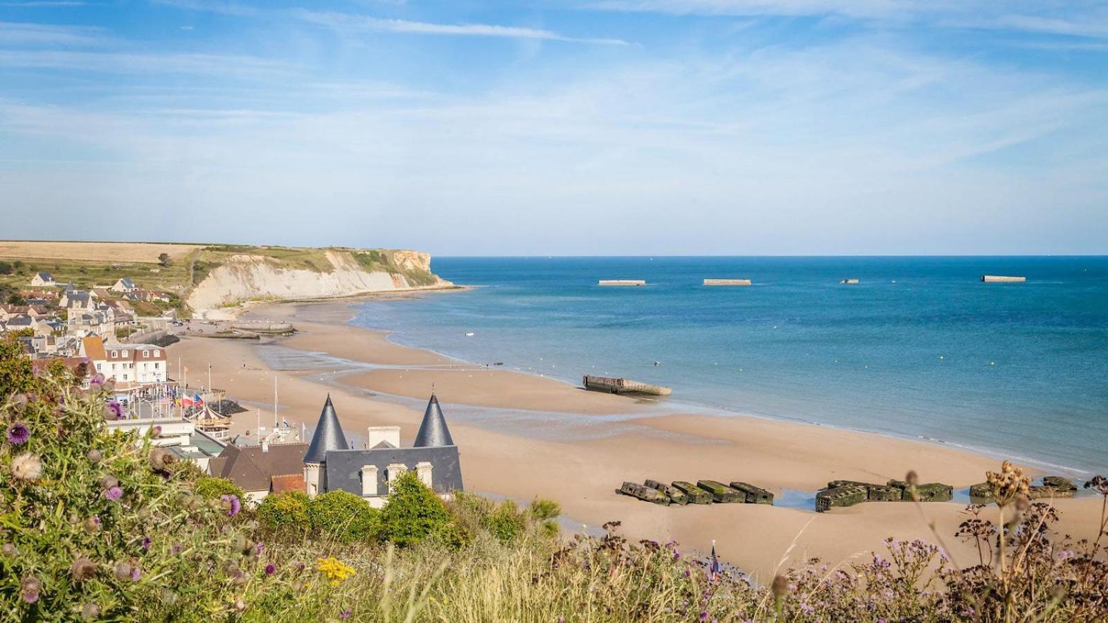Les Pieds Dans L'Eau - Acces Direct A La Plage Bernieres-sur-Mer Luaran gambar